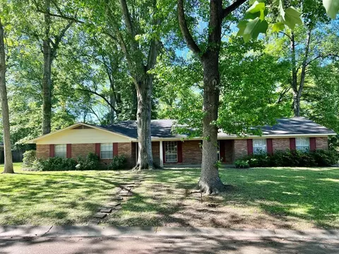 200 Forest Dr, Natchez, MS 39120 photo 1
