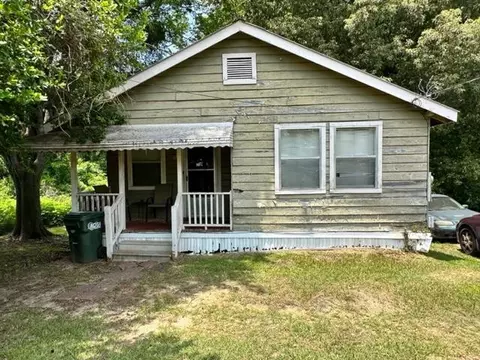 11 Horseshoe Cir, Natchez, MS 39120