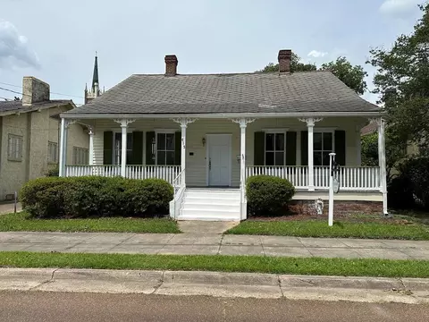 613 State, Natchez, MS 39120