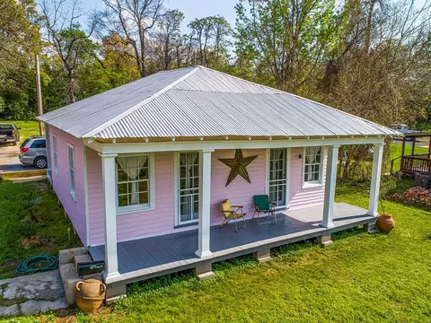 629 N Wall St, Natchez, MS 39120 photo 2