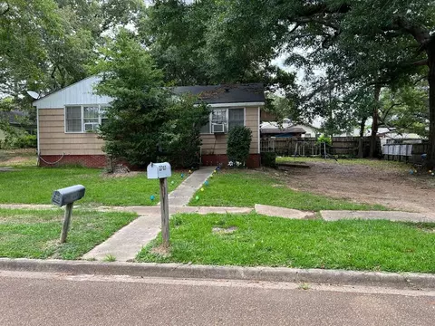 2705-07 Miller Ave, Natchez, MS 39120