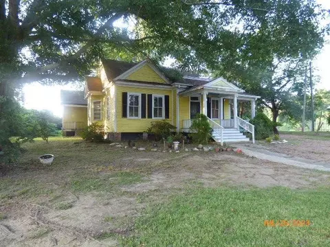 1058 Dr Martin Luther King Jr St, Natchez, MS 39120