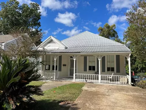 208 Arlington Ave, Natchez, MS 39120 photo 1