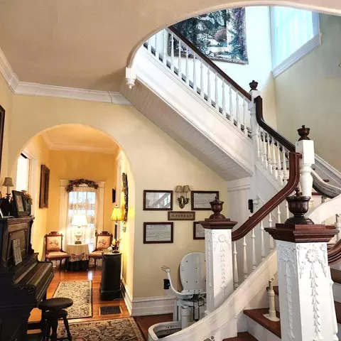 608 Washington St, Natchez, MS 39120 photo 2