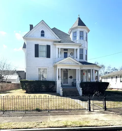 608 Washington St, Natchez, MS 39120 photo 1