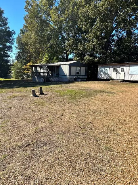1 N Starnes Dr # A, Natchez, MS 39120