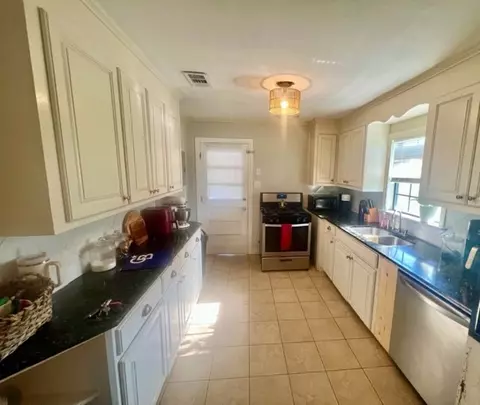 302 Holly Dr, Natchez, MS 39120 photo 5