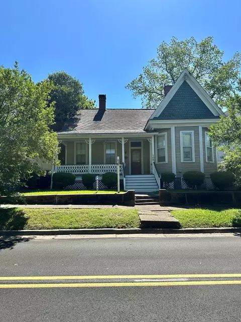 105 Arlington Ave, Natchez, MS 39120