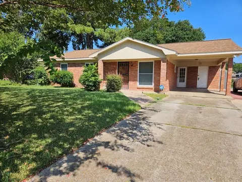 103 Opal Dr, Natchez, MS 39120