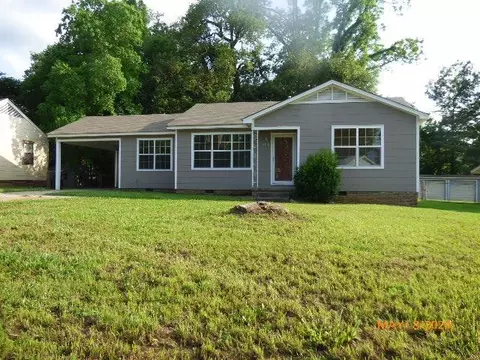 302 Brooklyn Dr, Natchez, MS 39120