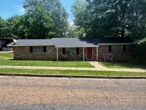 147 S Second St, Gloster, MS 39638