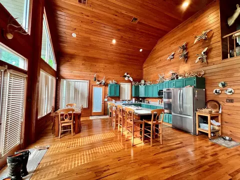 2297 Lake Mary Rd, Woodville, MS 39669