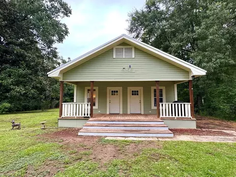 7 Hall Rd, Roxie, MS 39661