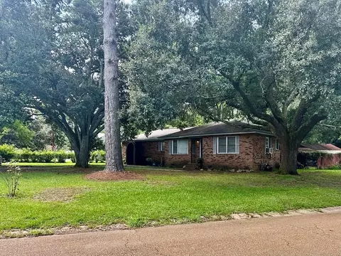 112 Brooklyn Dr, Natchez, MS 39120 photo 1