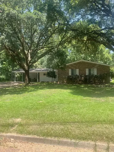 101 Glenwood, Natchez, MS 39120