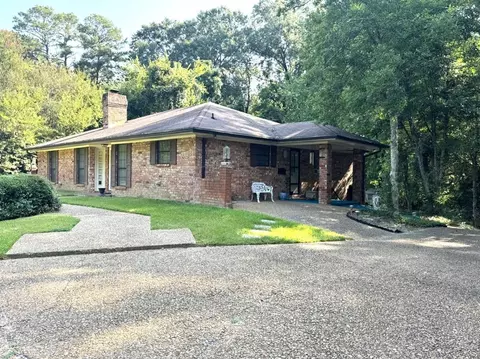 105 Live Oak Dr, Natchez, MS 39120 photo 1