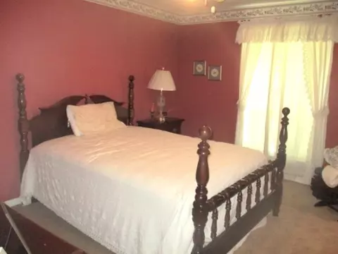 212 Forest Dr, Natchez, MS 39120 photo 9