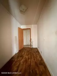 Entry Way - 114 Mt Carmel, Natchez, MS 39120 photo 1 of 1