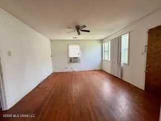 Living - 114 Mt Carmel, Natchez, MS 39120 photo 1 of 2