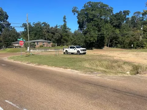 275 Lower Woodville Rd, Natchez, MS 39120