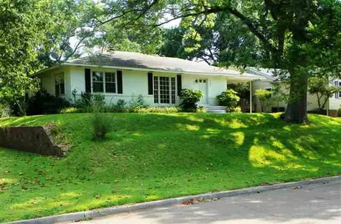 1703 Robinson, Natchez, MS 39120 photo 1