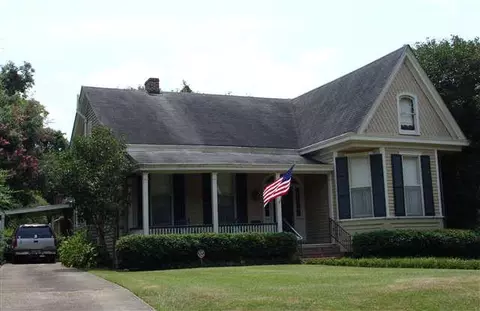 819 Myrtle Ave, Natchez, MS 39120 photo 1