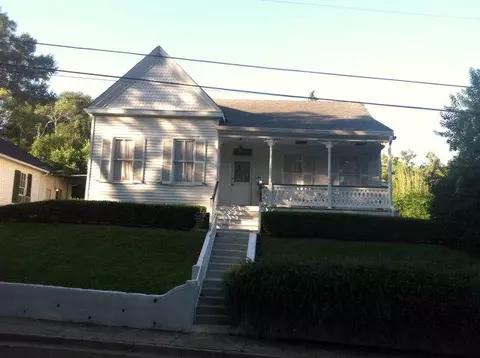 608 Oak St, Natchez, MS 39120 photo 1