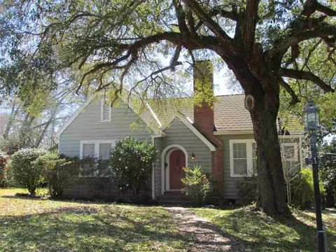 512 Ratcliff Pl, Natchez, MS 39120 photo 1