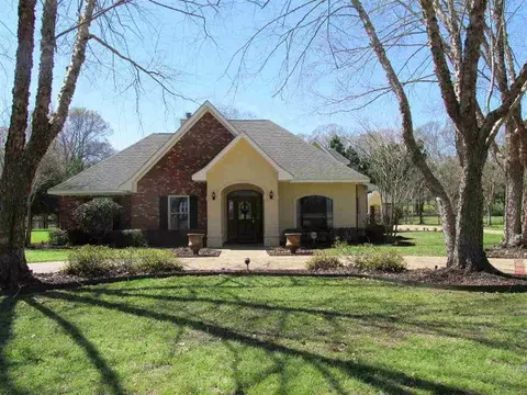 106 Cherrybark Ln, Natchez, MS 39120 photo 1