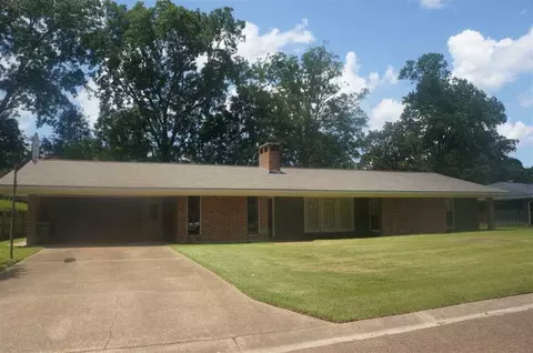 203 Forrest Dr, Natchez, MS 39120 photo 1