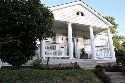 105 St Charles, Natchez, MS 39120 photo 1