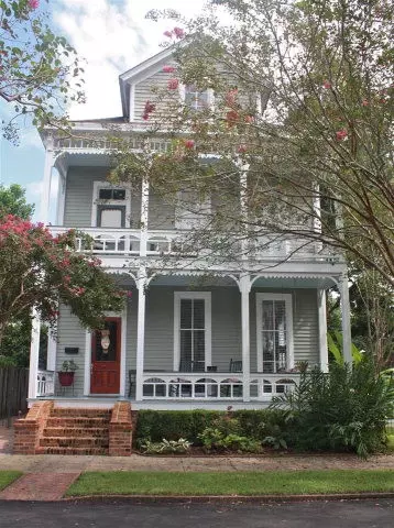 305 S Wall St, Natchez, MS 39120 photo 1