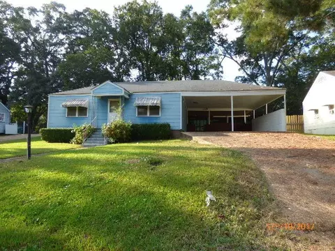 207 Oakland Dr, Natchez, MS 39120 photo 1
