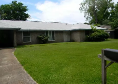 300 S Meadow Rd, Natchez, MS 39120 photo 1