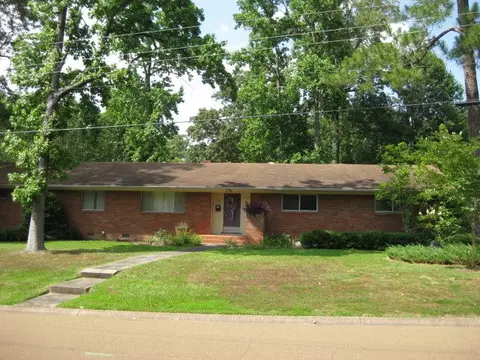 36 Oakhurst Dr, Natchez, MS 39120 photo 1