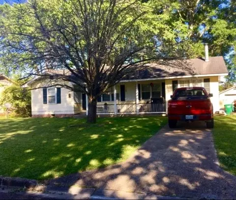 300 Holly Dr, Natchez, MS 39120 photo 1