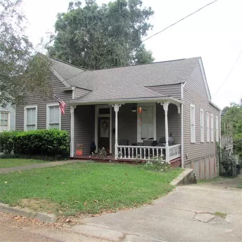 210 Arlington Ave, Natchez, MS 39120 photo 1