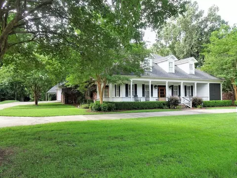 131 Cherrybark Ln, Natchez, MS 39120 photo 1