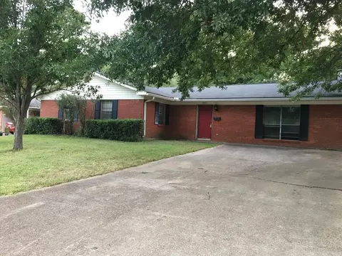 302 John Glenn, Natchez, MS 39120 photo 1