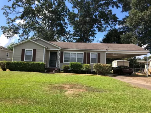 104 Laurel Ave, Natchez, MS 39120 photo 1