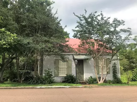 913 State St, Natchez, MS 39120 photo 1