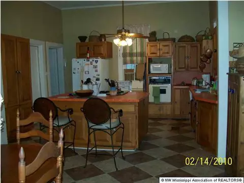 110 East St, Como, MS 38619 photo 6