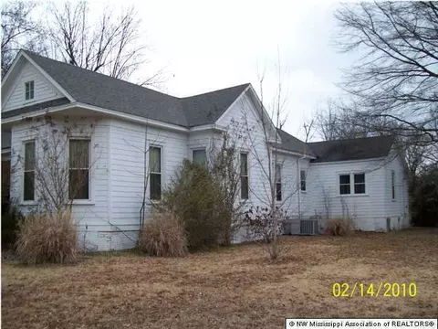 110 East St, Como, MS 38619 photo 7