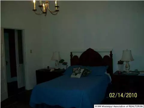 110 East St, Como, MS 38619 photo 2