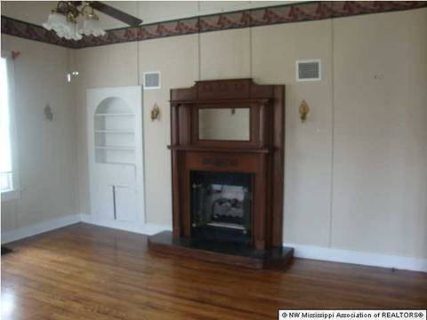 405 Coleman St, Como, MS 38619 photo 3