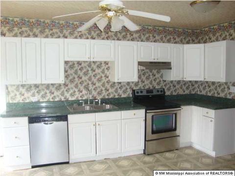 405 Coleman St, Como, MS 38619 photo 8