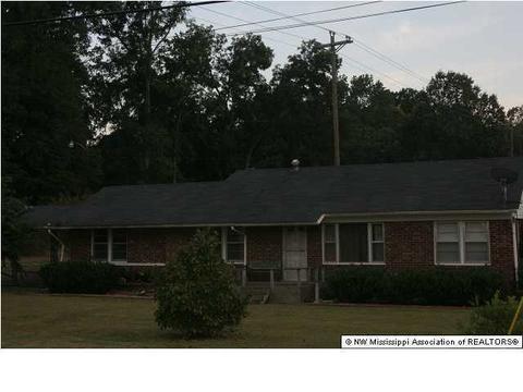 347 E Missouri St, Crenshaw, MS 38621 photo 2
