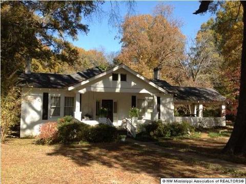 302 E Gilmore, Senatobia, MS 38668 photo 1