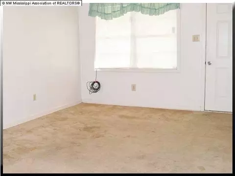 220 Maidelle Cv, Hernando, MS 38632 photo 2