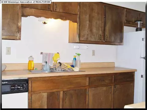 220 Maidelle Cv, Hernando, MS 38632 photo 4